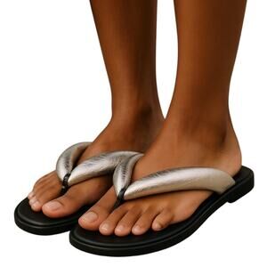 Rebecca Minkoff Women's Puff Silver Slip On Flip Flop Sandals‎ Size 9-9.5